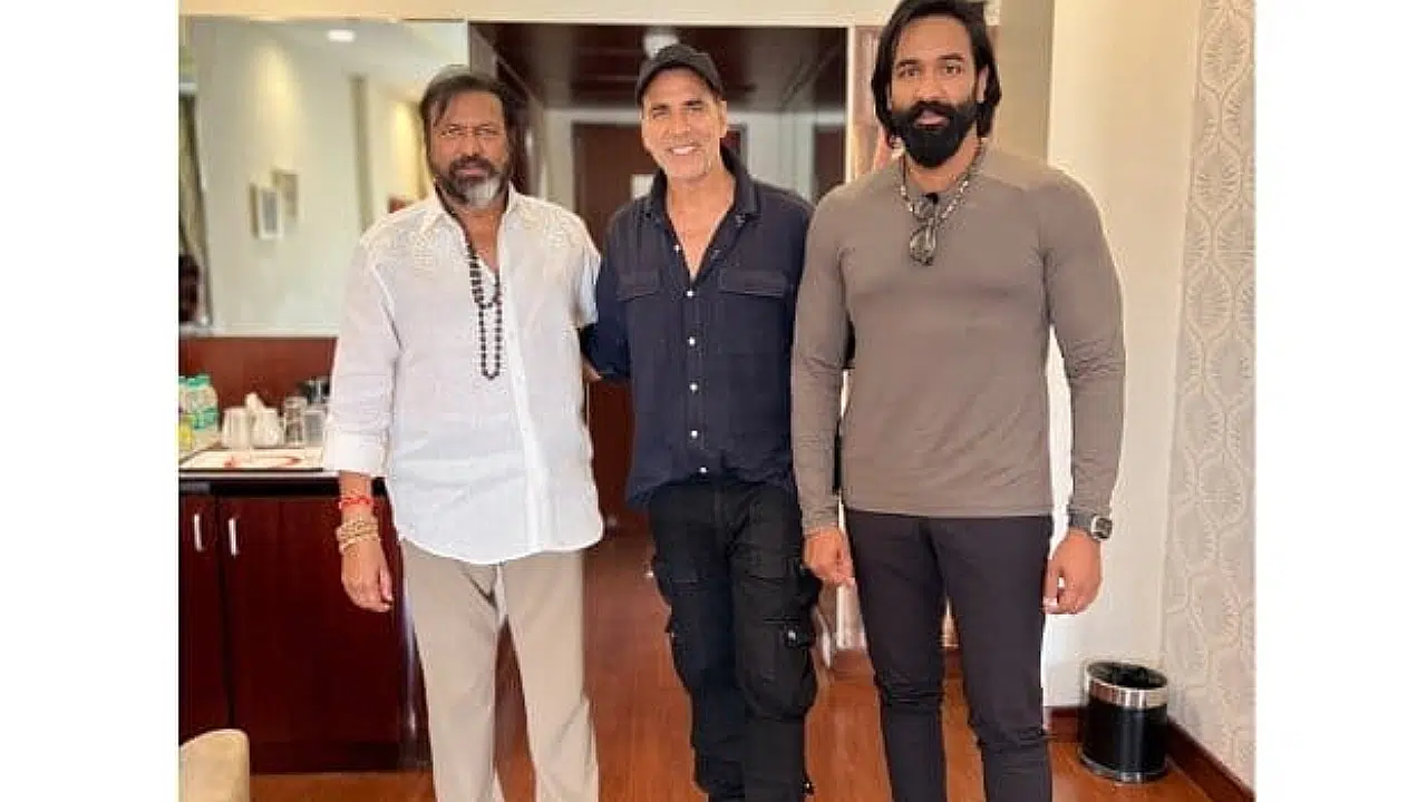 Akshay Kumar Makes Debut In Telugu Films